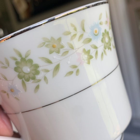 Royal Wentworth Pauline Teacup and Saucer - Picture 5 of 13